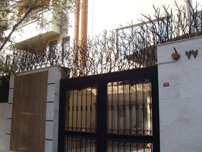 حفاظ فلزی دیوار حیاط ویلا