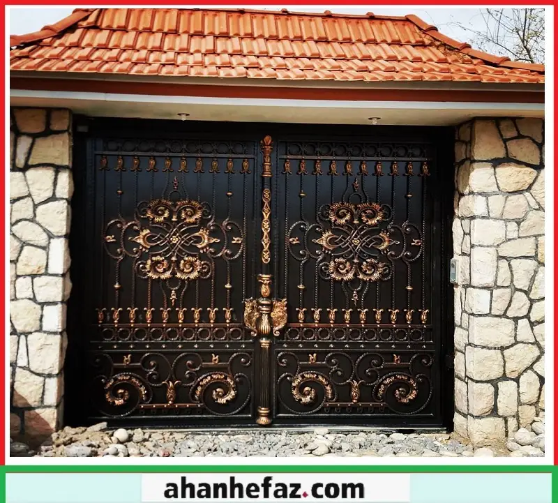 درب ورودی ساختمان