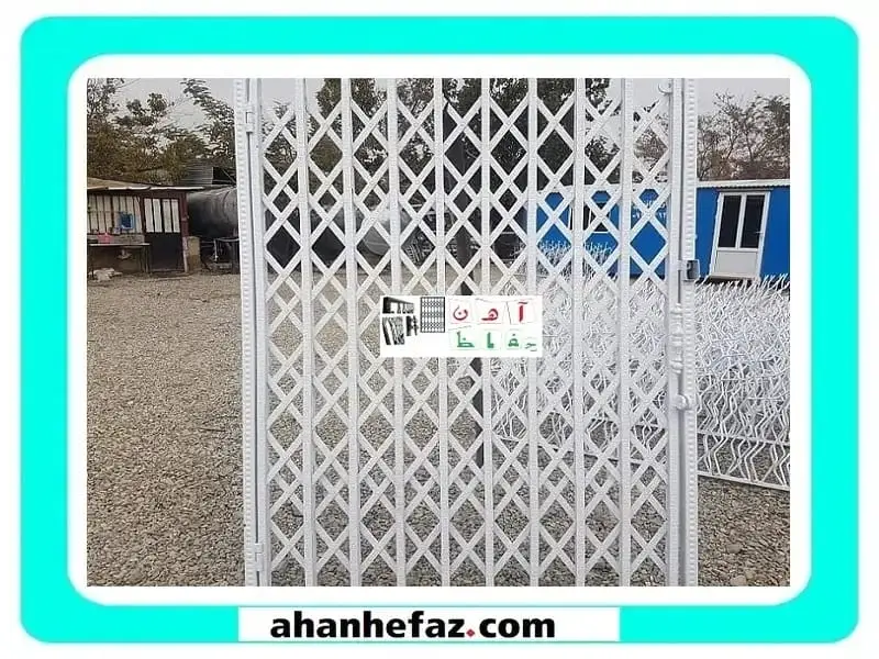 درب آکاردئونی حفاظ پشت درب