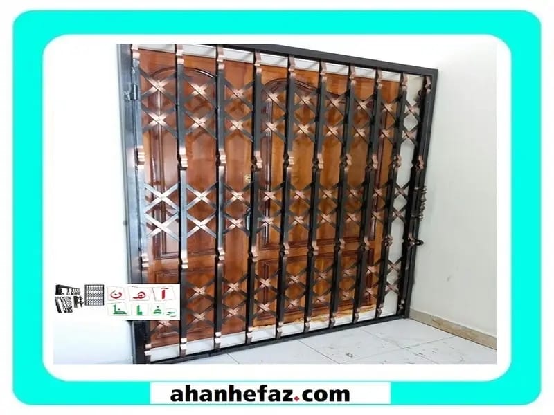 حفاظ آکاردئونی درب ورودی آپارتمان