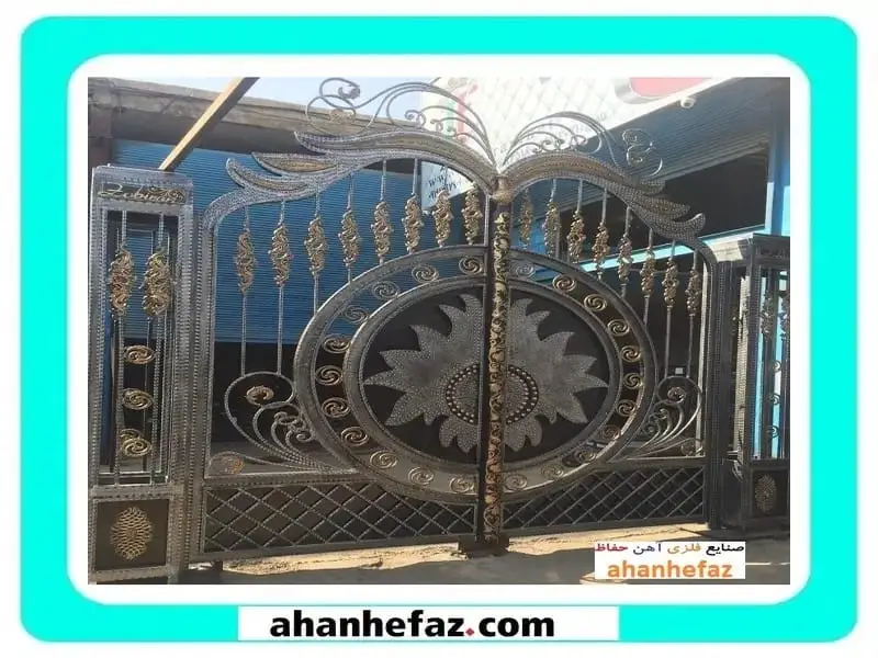 مدل رنگ درب حیاط ساده